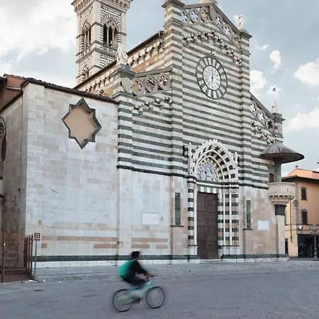Piazza Duomo - 20 Min By Train To Florence Apartment