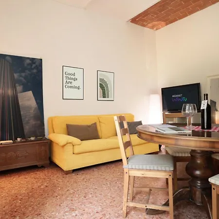 Piazza Duomo - 20 Min By Train To Florence Apartment *