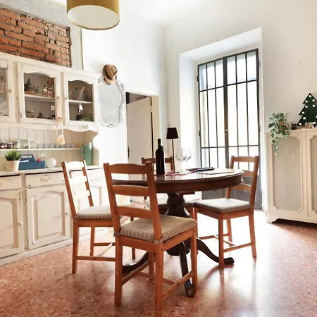 Piazza Duomo - 20 Min By Train To Florence Apartment *